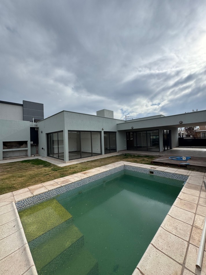 CASA GARDENS